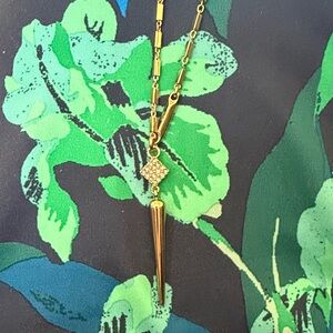 Stella & Dot Chic Gold Toned Pendant Necklace